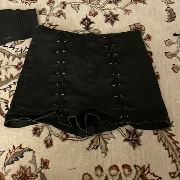 Shorts - Picture 1 of 2